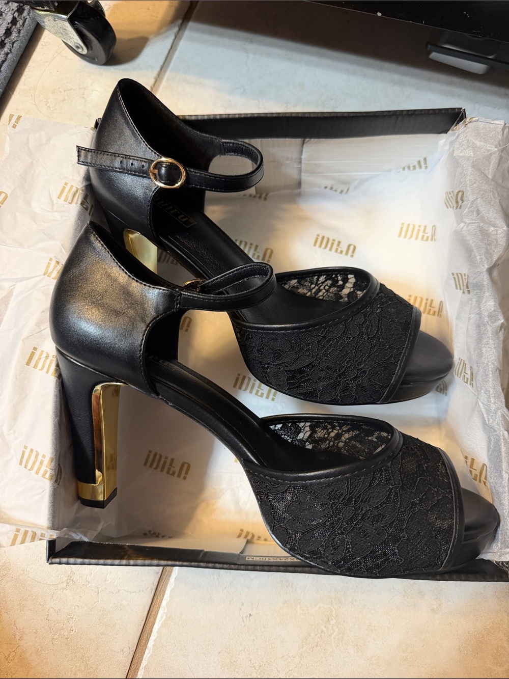 UNIONBAY Black Lace Platform Heels with Gold Block Accent